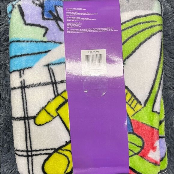 Hobby Kids Silky Soft Throw Blanket - Picture 2 of 2